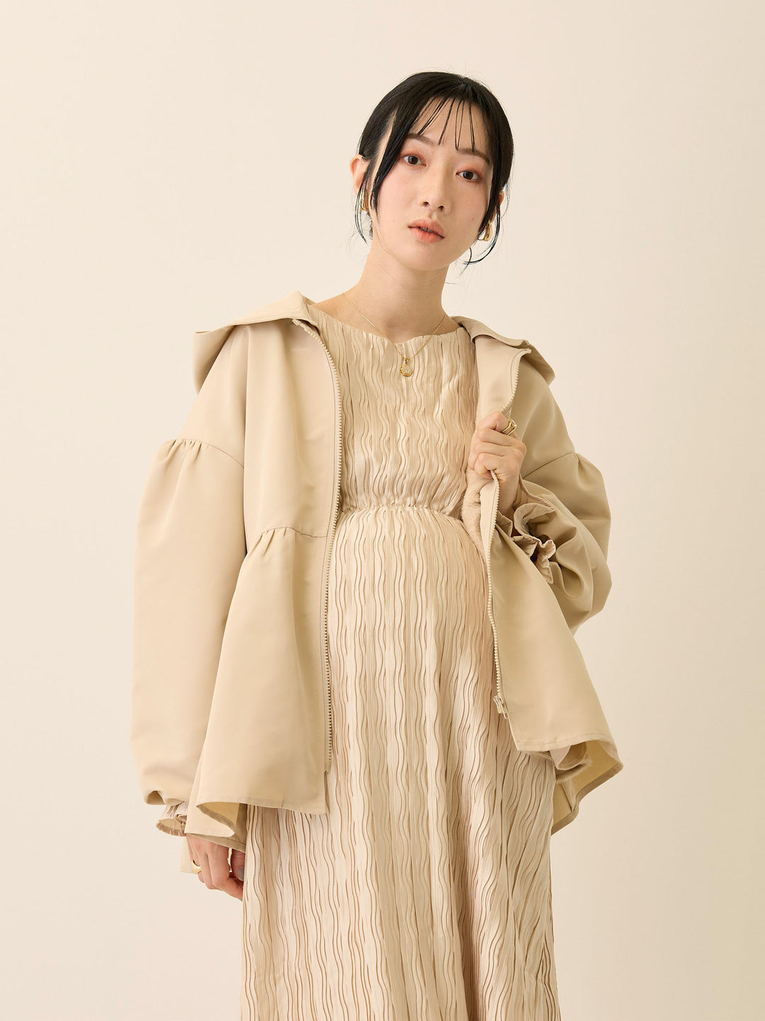 フード付きペプラムライトアウター Beige