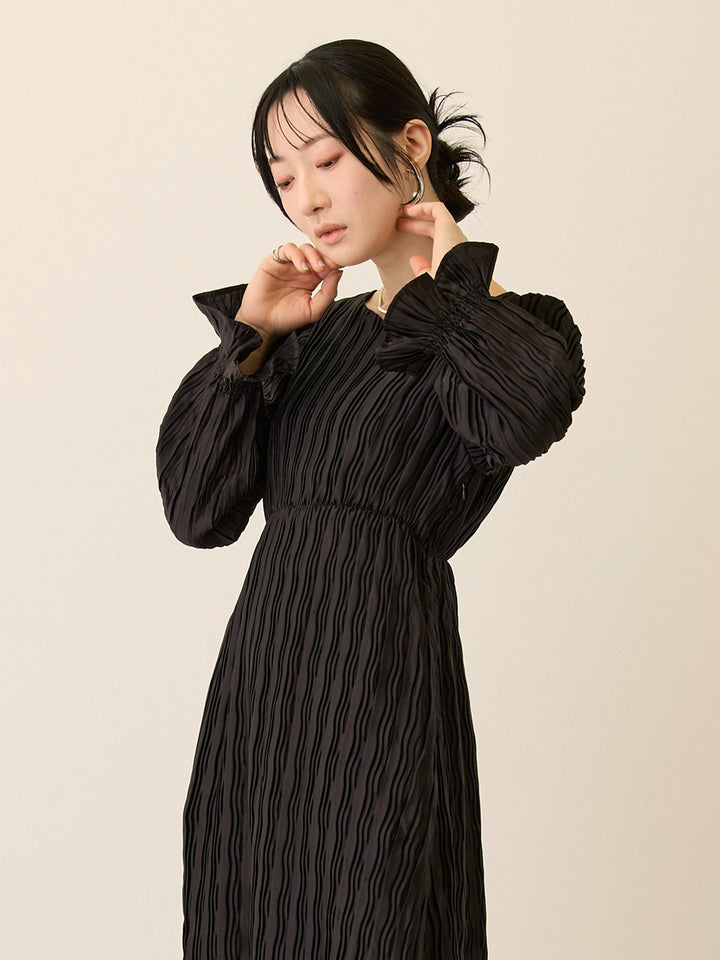 ハートネックプリーツワンピース Black