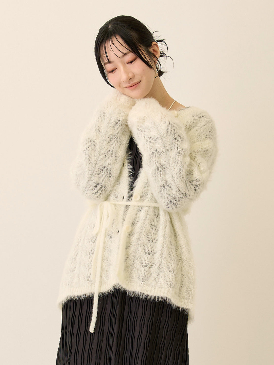 リボン付きニットカーデ White