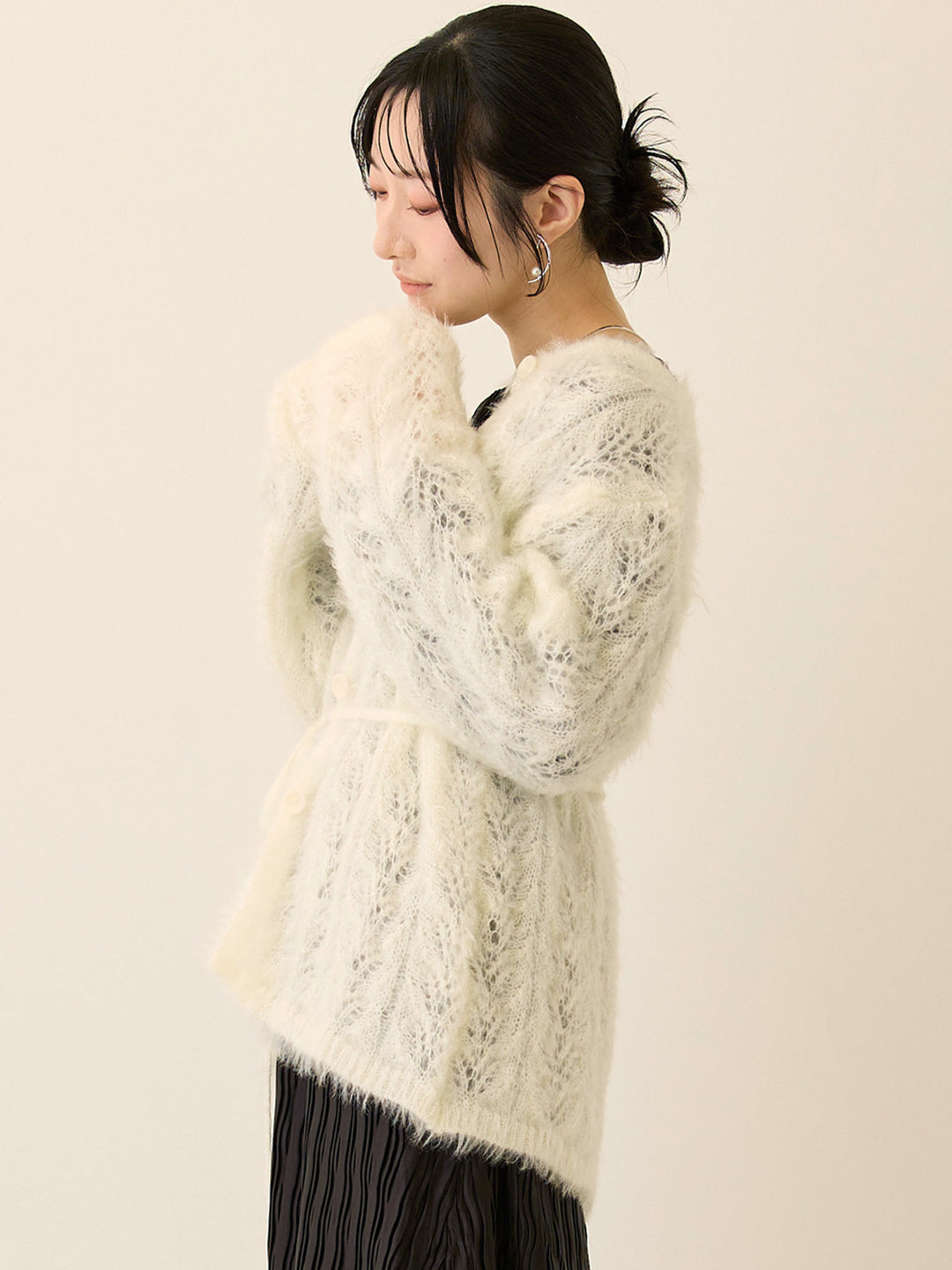 リボン付きニットカーデ White