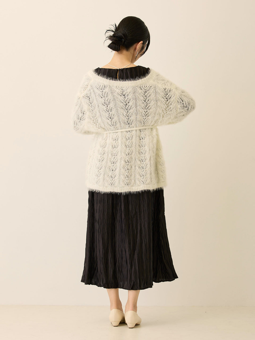 リボン付きニットカーデ White