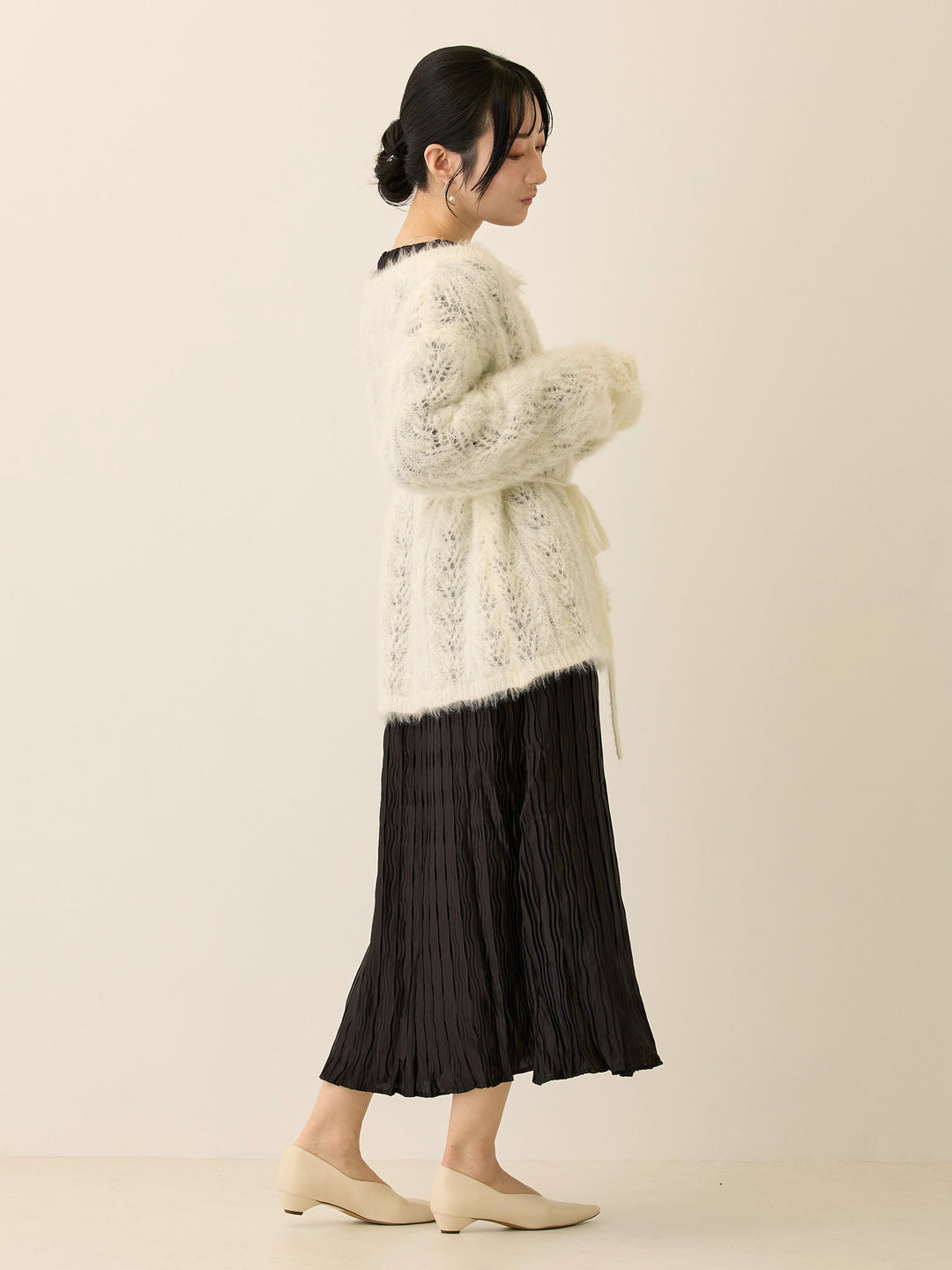 リボン付きニットカーデ White