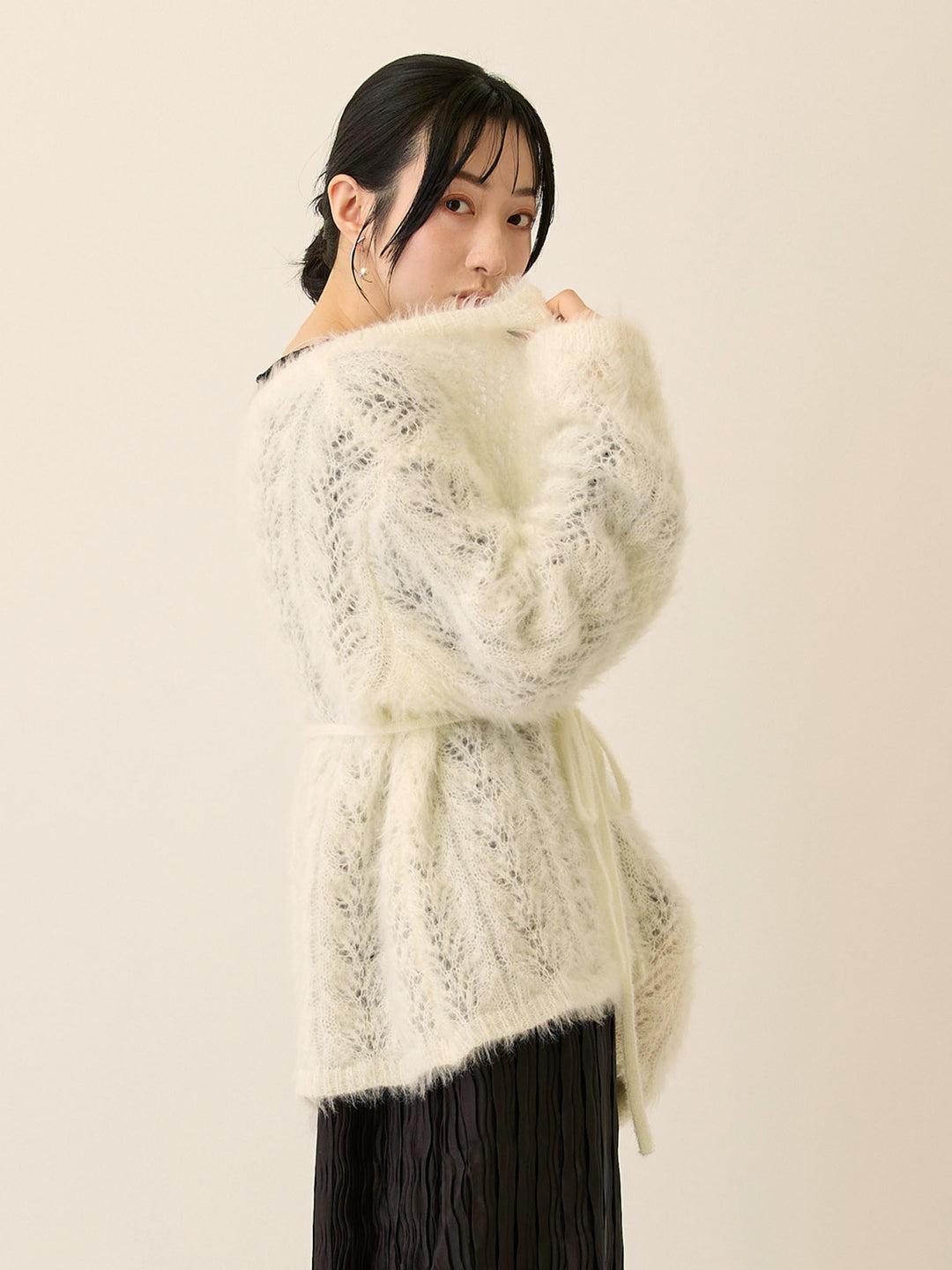 リボン付きニットカーデ White