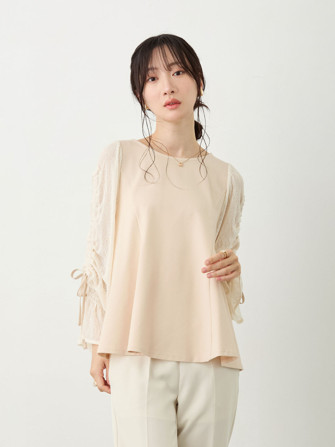 シャーリング袖レーストップス Beige
