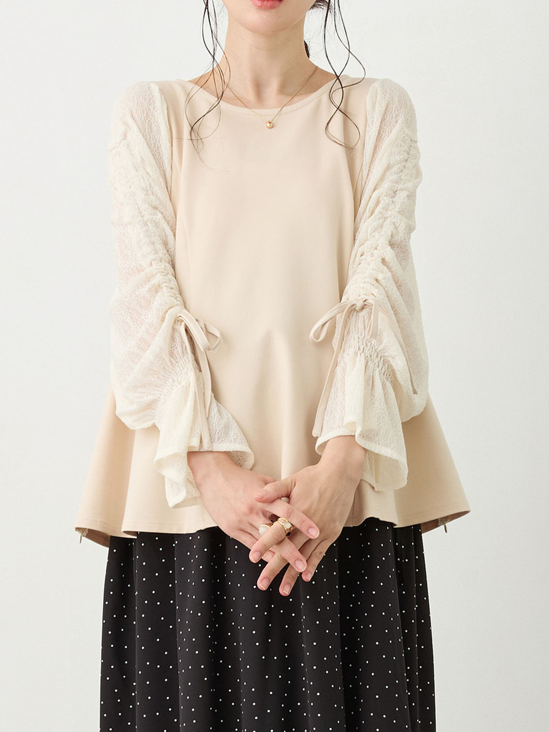 シャーリング袖レーストップス Beige