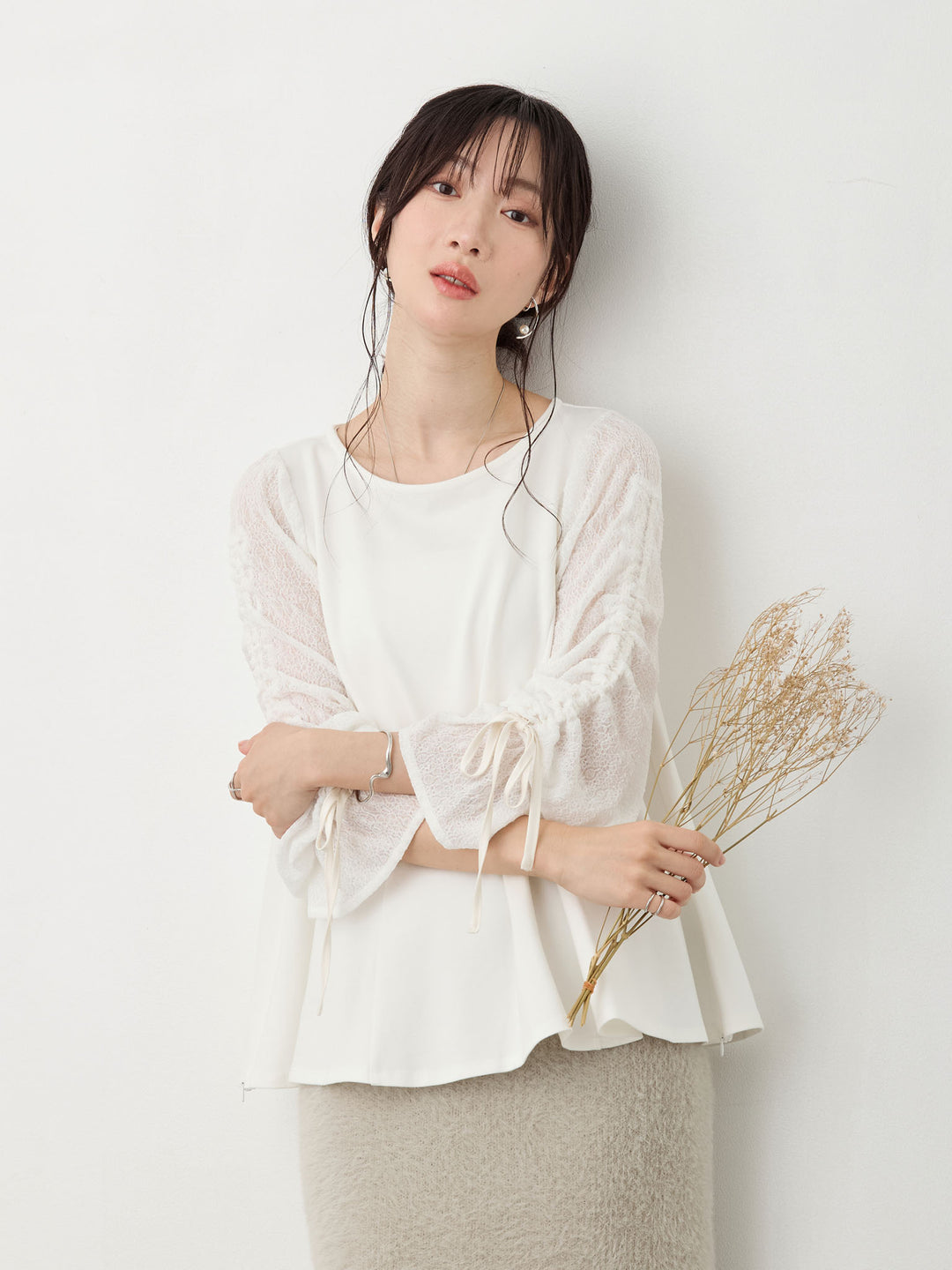 シャーリング袖レーストップス White