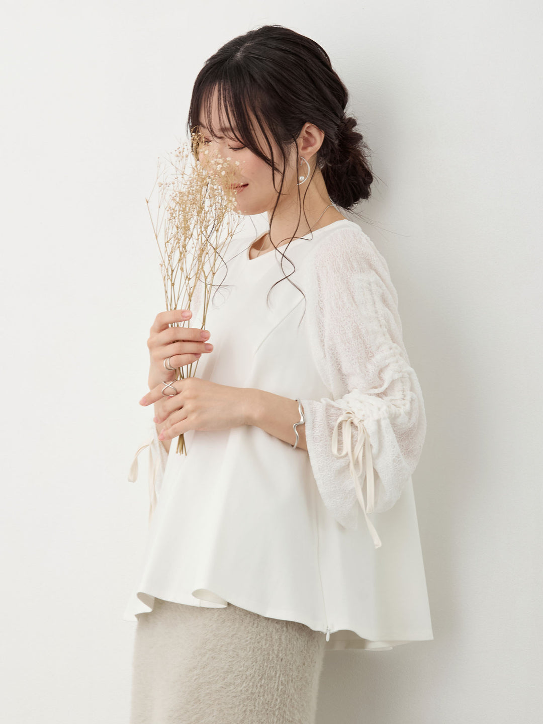 シャーリング袖レーストップス White
