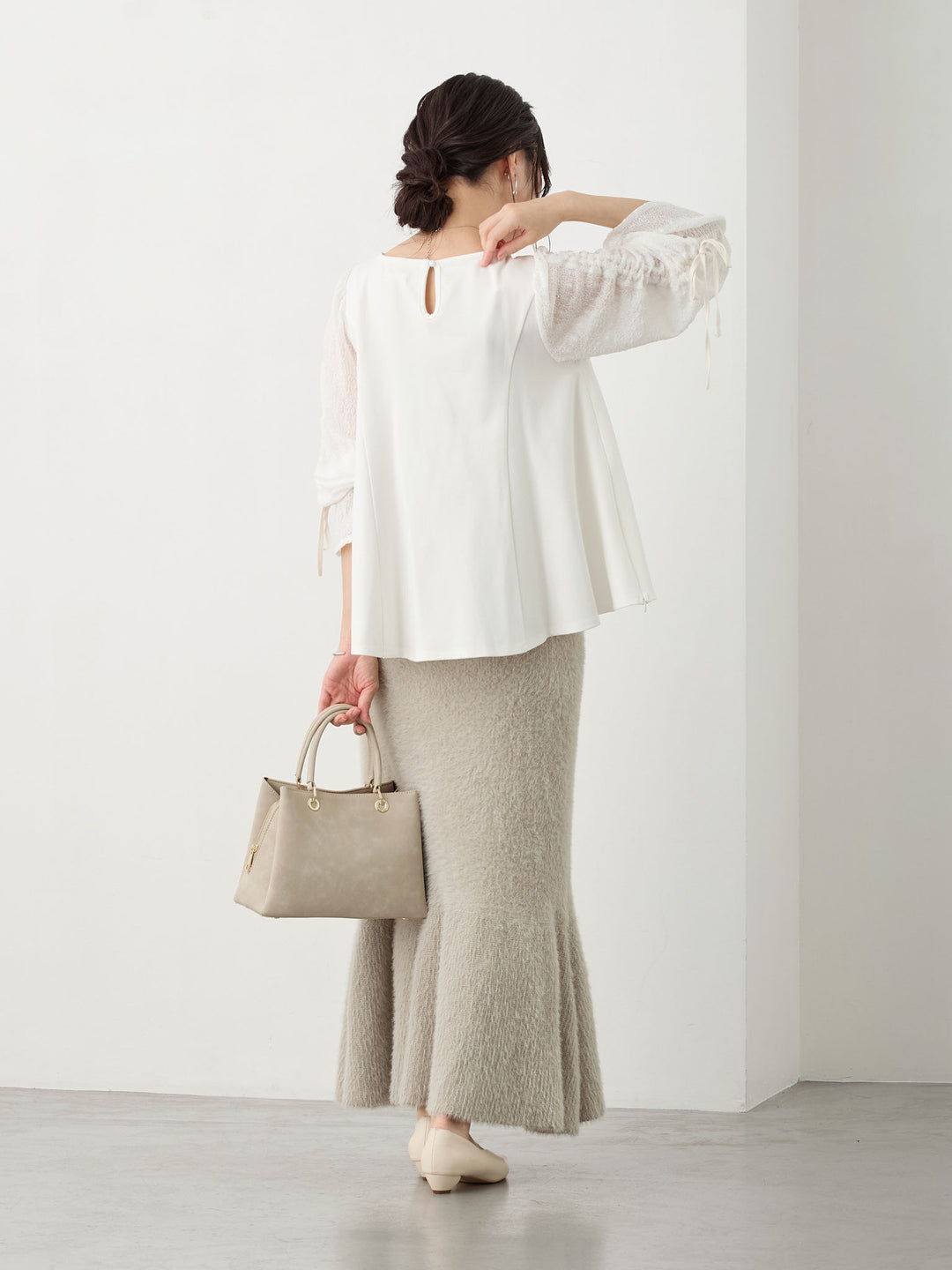 シャーリング袖レーストップス White
