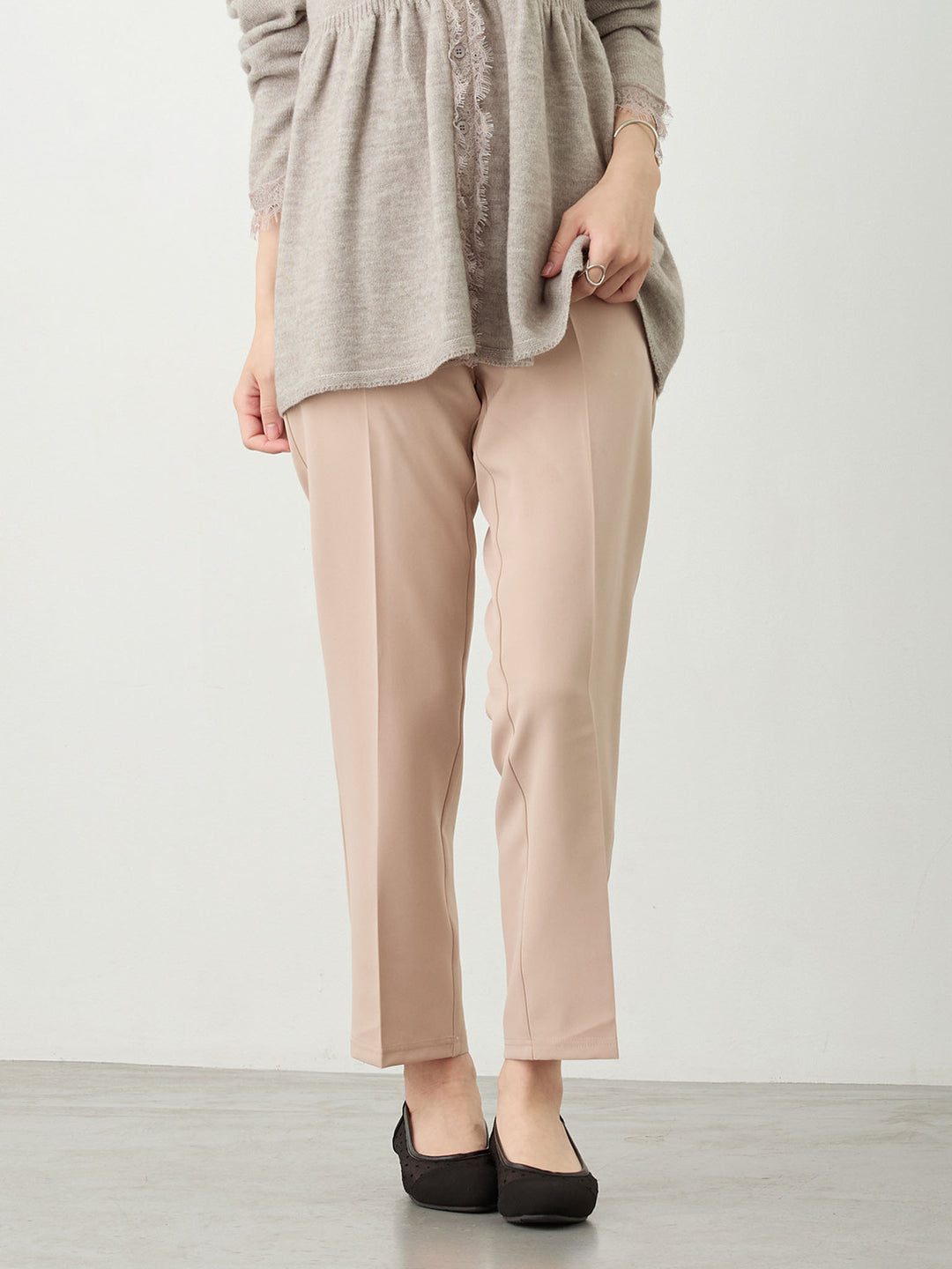 セレモニー対応・美脚見えマタニティテーパードパンツ Beige