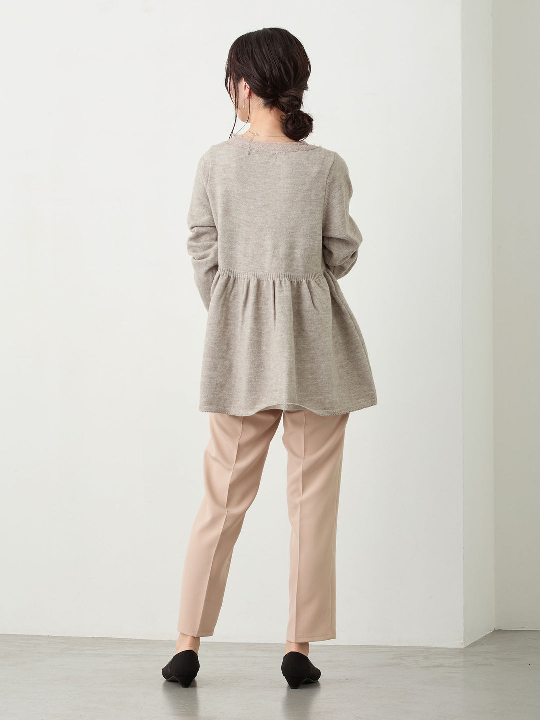 セレモニー対応・美脚見えマタニティテーパードパンツ Beige
