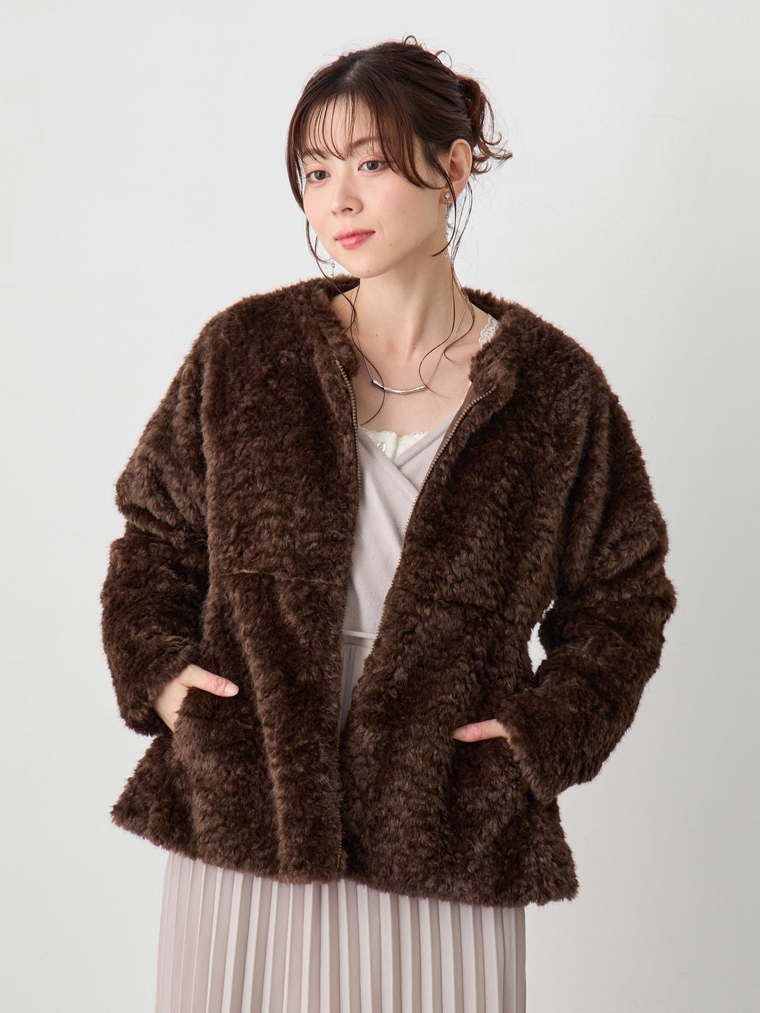 ダッカー付きフラッフィーアウター Brown