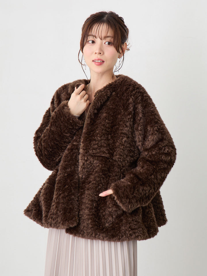 ダッカー付きフラッフィーアウター Brown