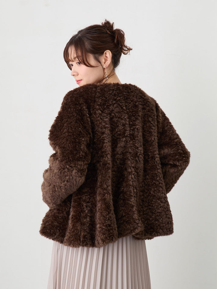 ダッカー付きフラッフィーアウター Brown