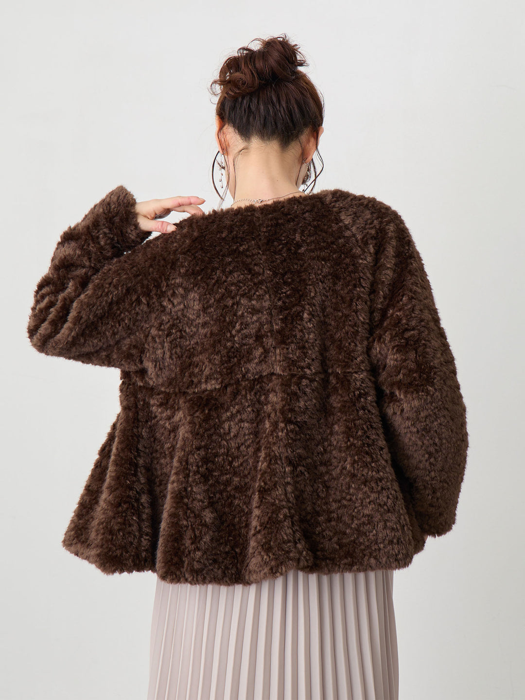 ダッカー付きフラッフィーアウター Brown