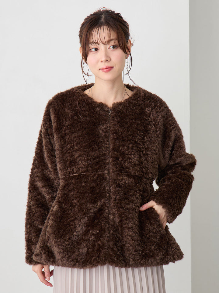 ダッカー付きフラッフィーアウター Brown