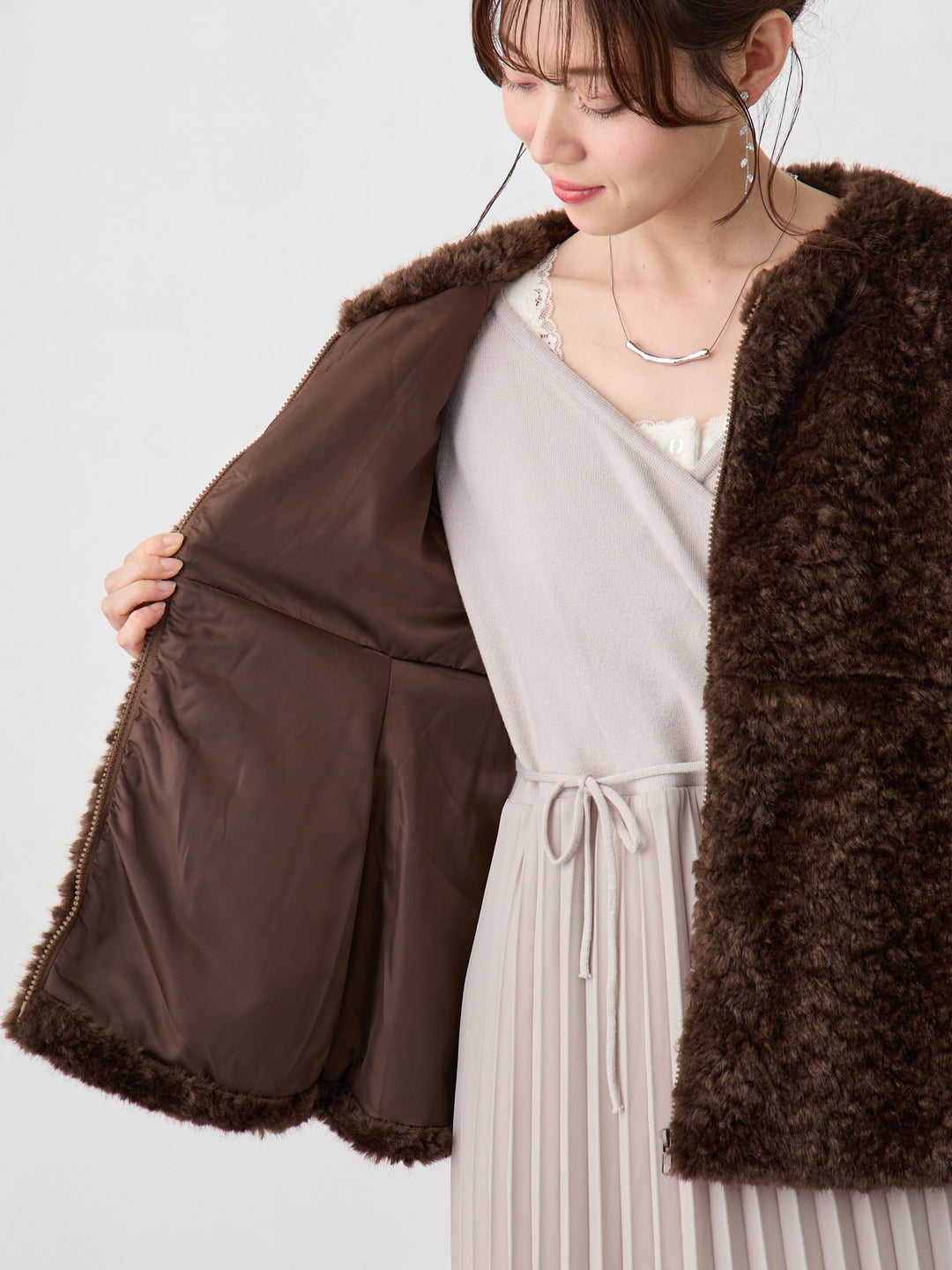 ダッカー付きフラッフィーアウター Brown