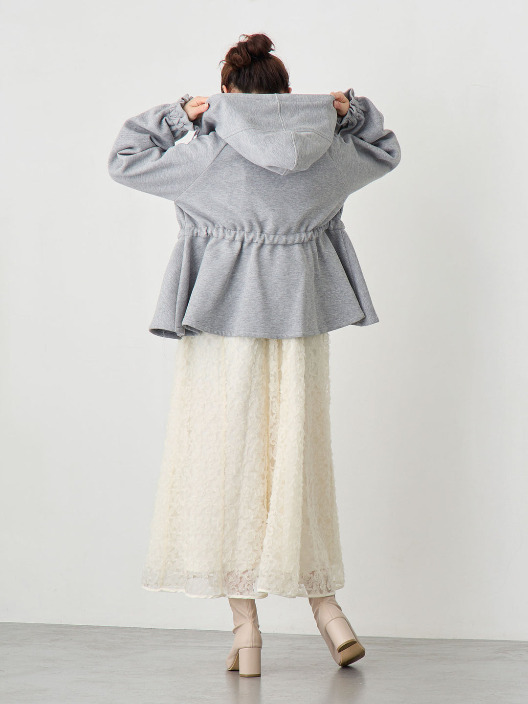 ダッカー付きダンボールライトアウター Gray
