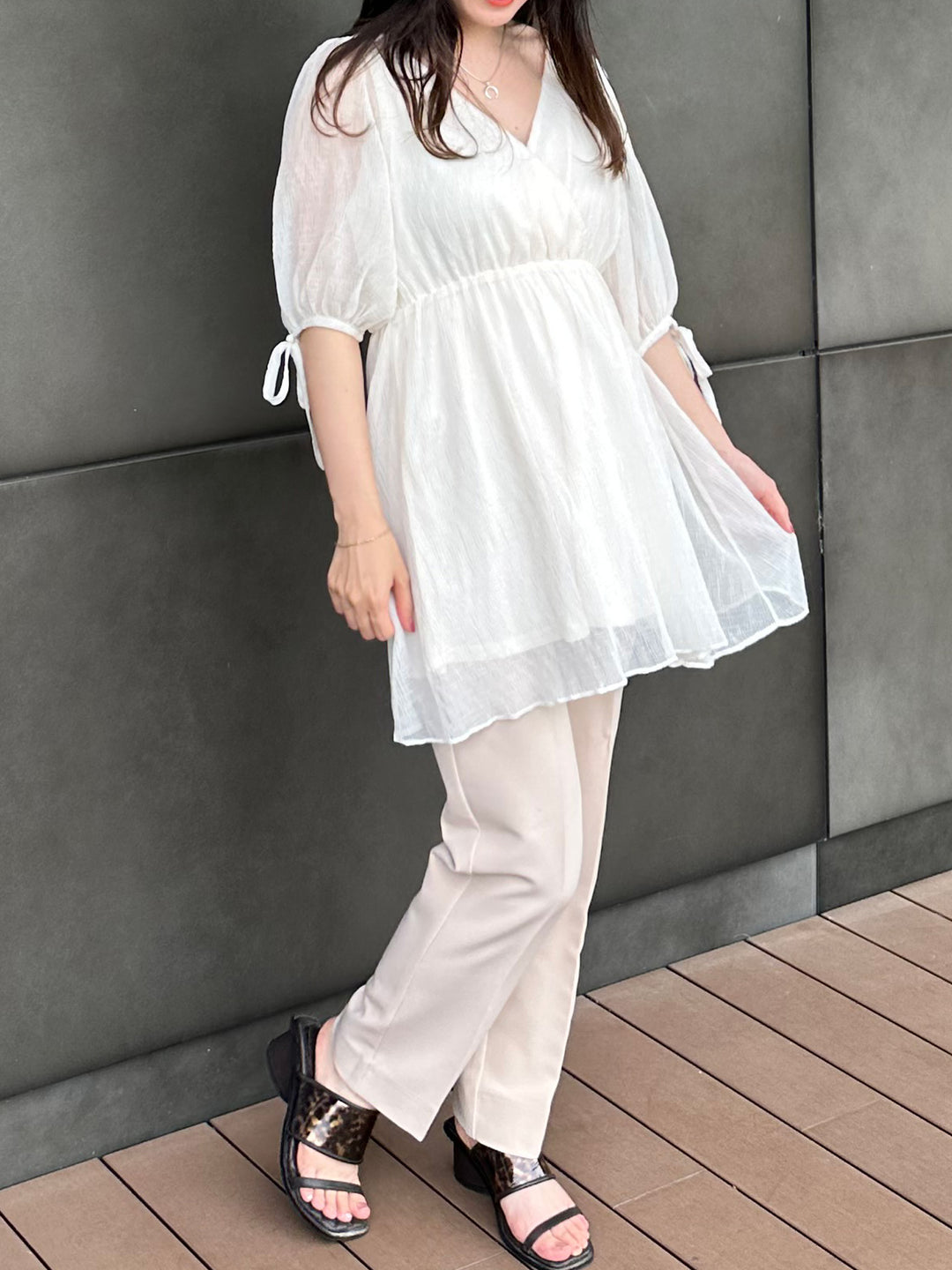 [Maternity/Nursing Clothes] Cache-coeur sleeve ribbon blouse Ivory 