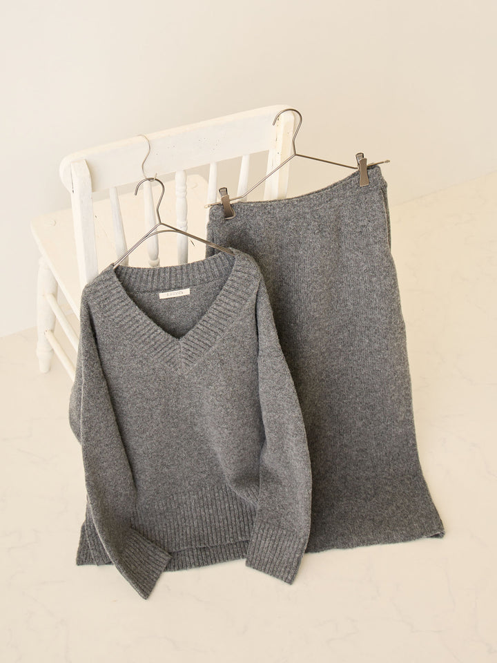 Vネックゆるニットトップス Gray
