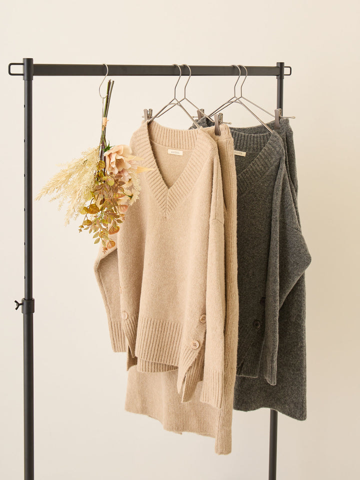 Vネックゆるニットトップス Gray