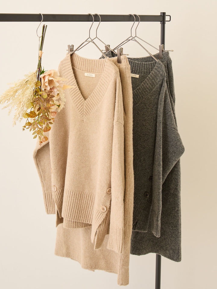 Vネックゆるニットトップス Beige