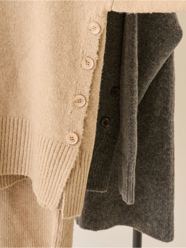 Vネックゆるニットトップス Gray