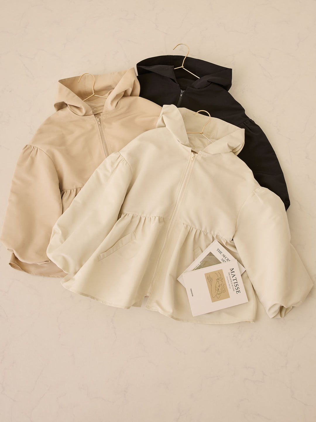 フード付きペプラムライトアウター Ivory