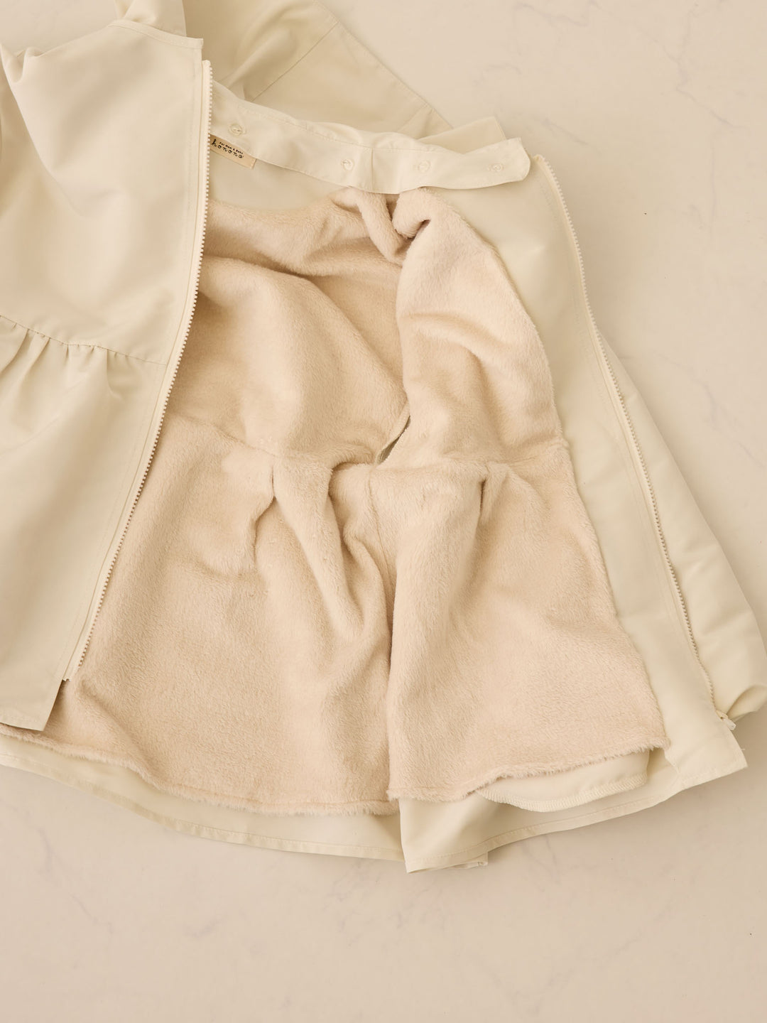 フード付きペプラムライトアウター Black