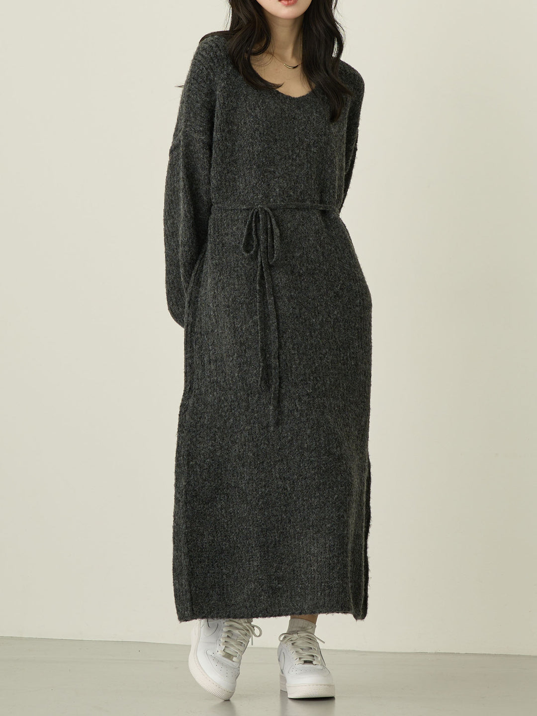 Vネックニットワンピース Charcoal