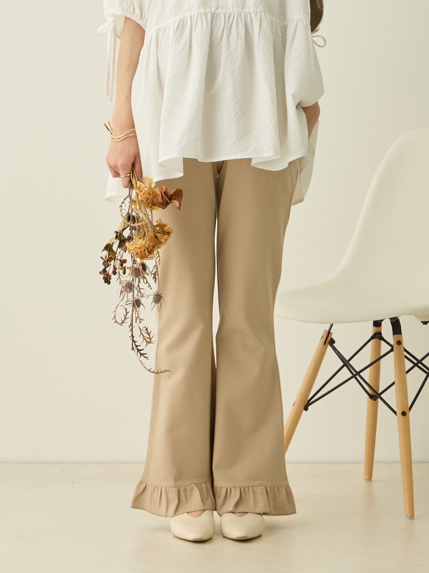 【マタニティ・産後】フレアパンツ Beige