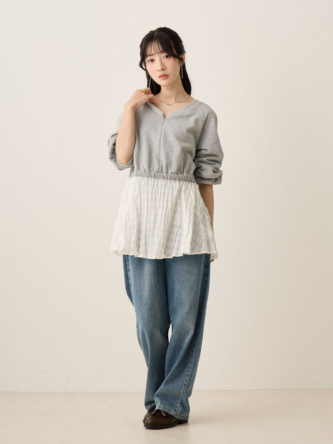 灰色多层运动衫