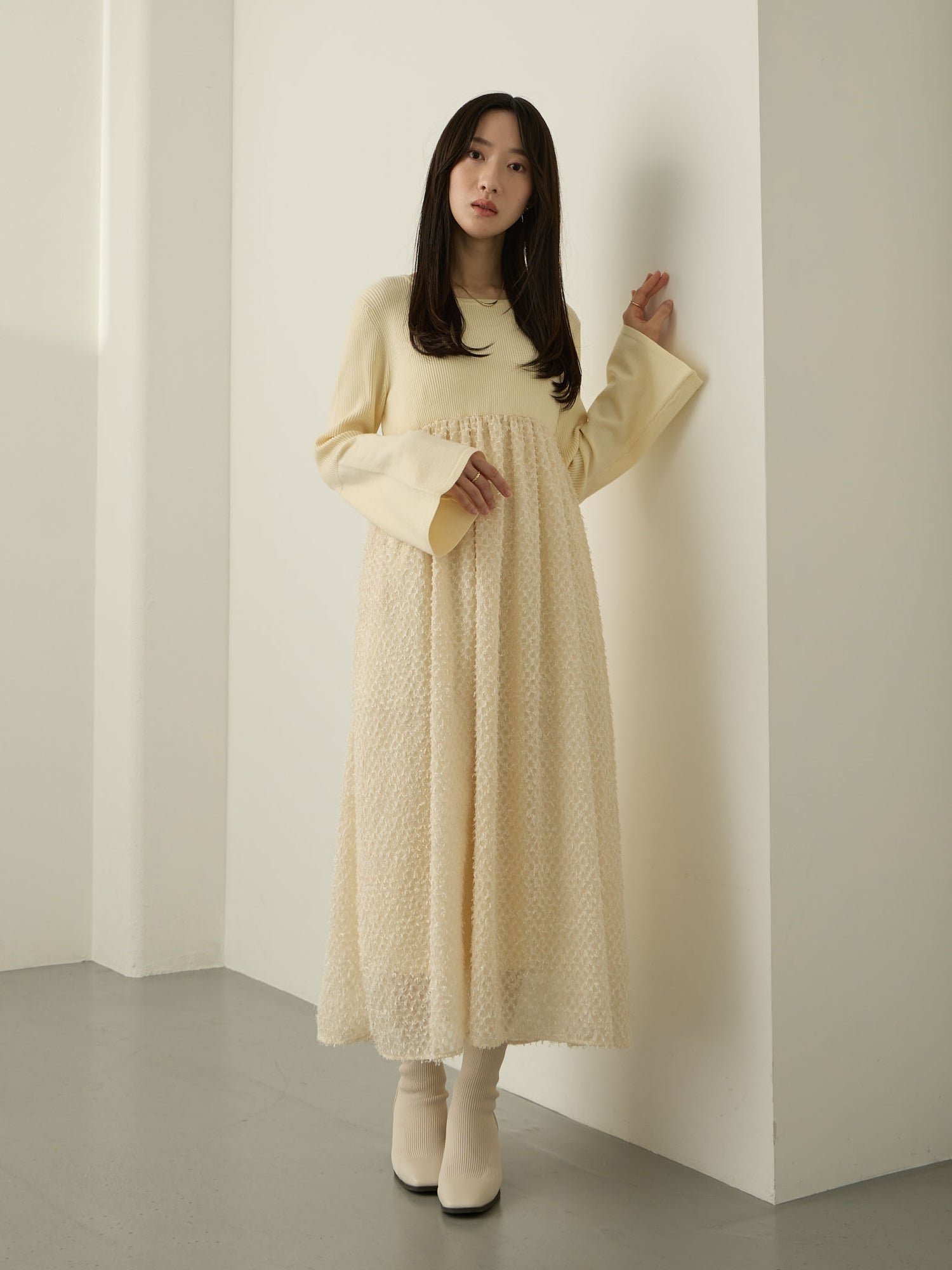 【マタニティ・授乳服】ニットドッキングフェザーワンピース Ivory