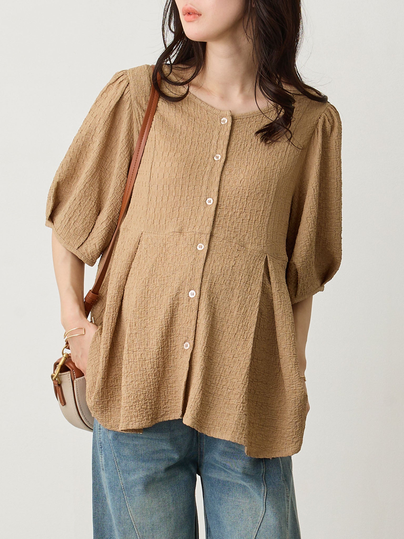 エンボスぺプラムブラウス Beige – honono for mom&baby