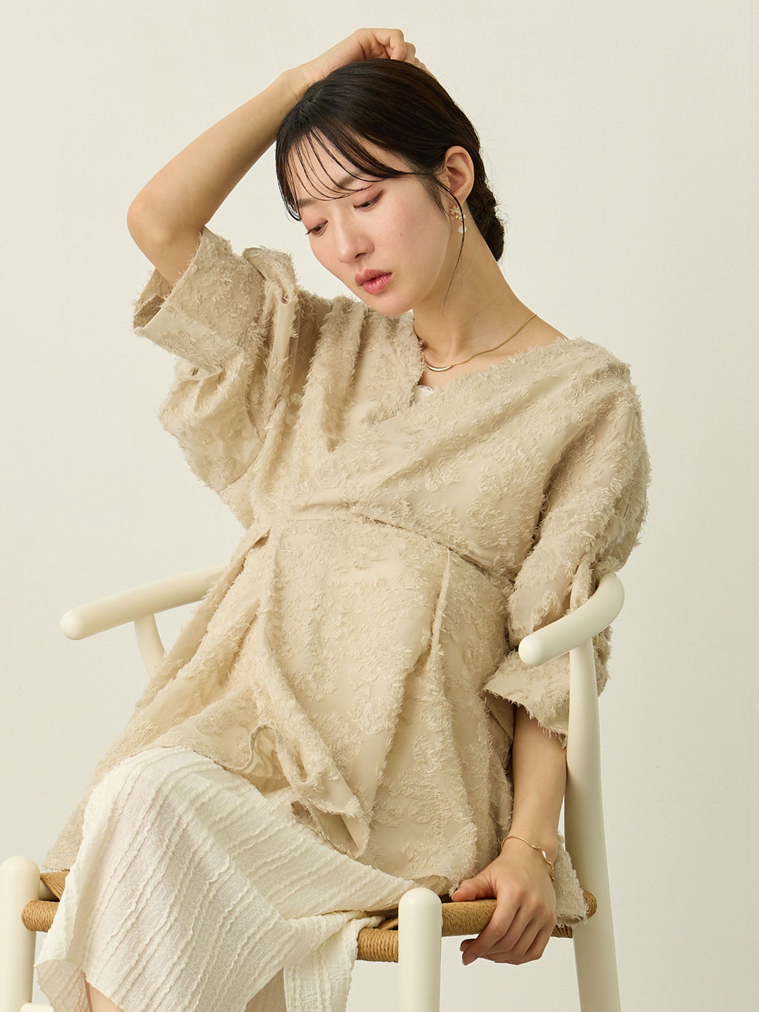[孕妇/哺乳服] 羽毛荷叶边衬衫 象牙色