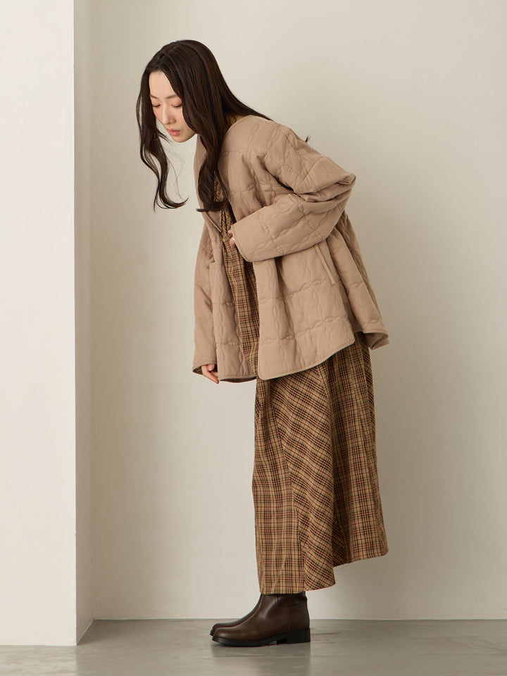 原创绗缝外套，采用鸭绒灰