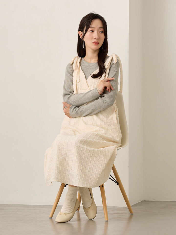 象牙色肩带吊带连衣裙