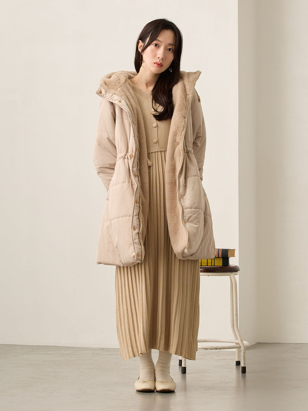 带鸭绒灰的衬垫外套