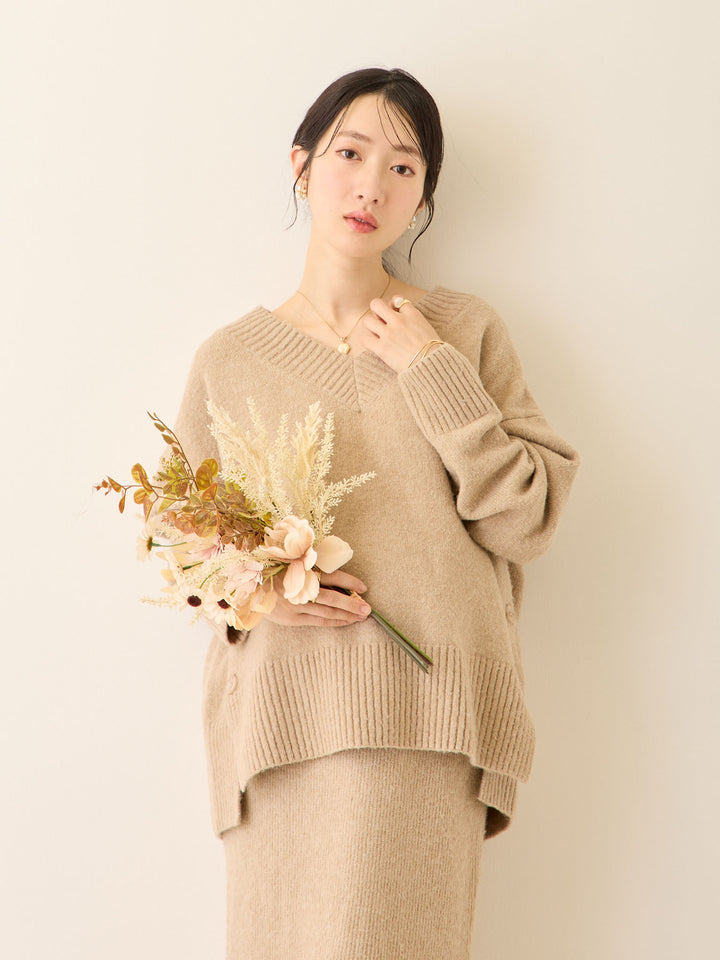 Vネックゆるニットトップス Beige