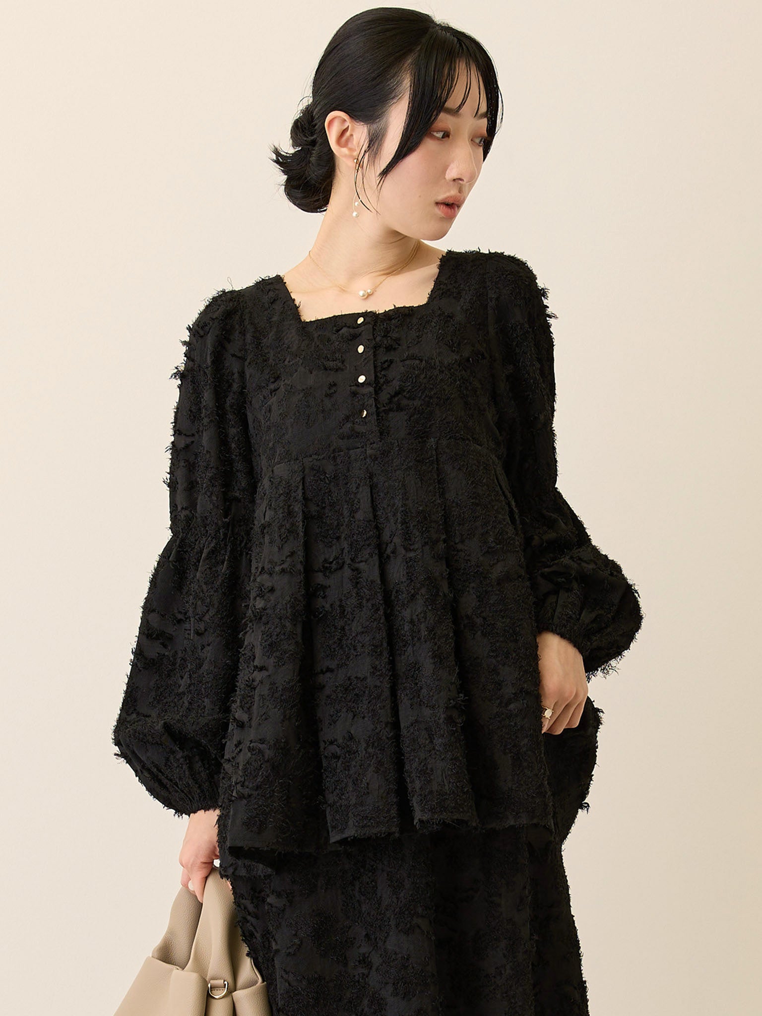 スクエアペプラムトップス Black – honono for mom&baby