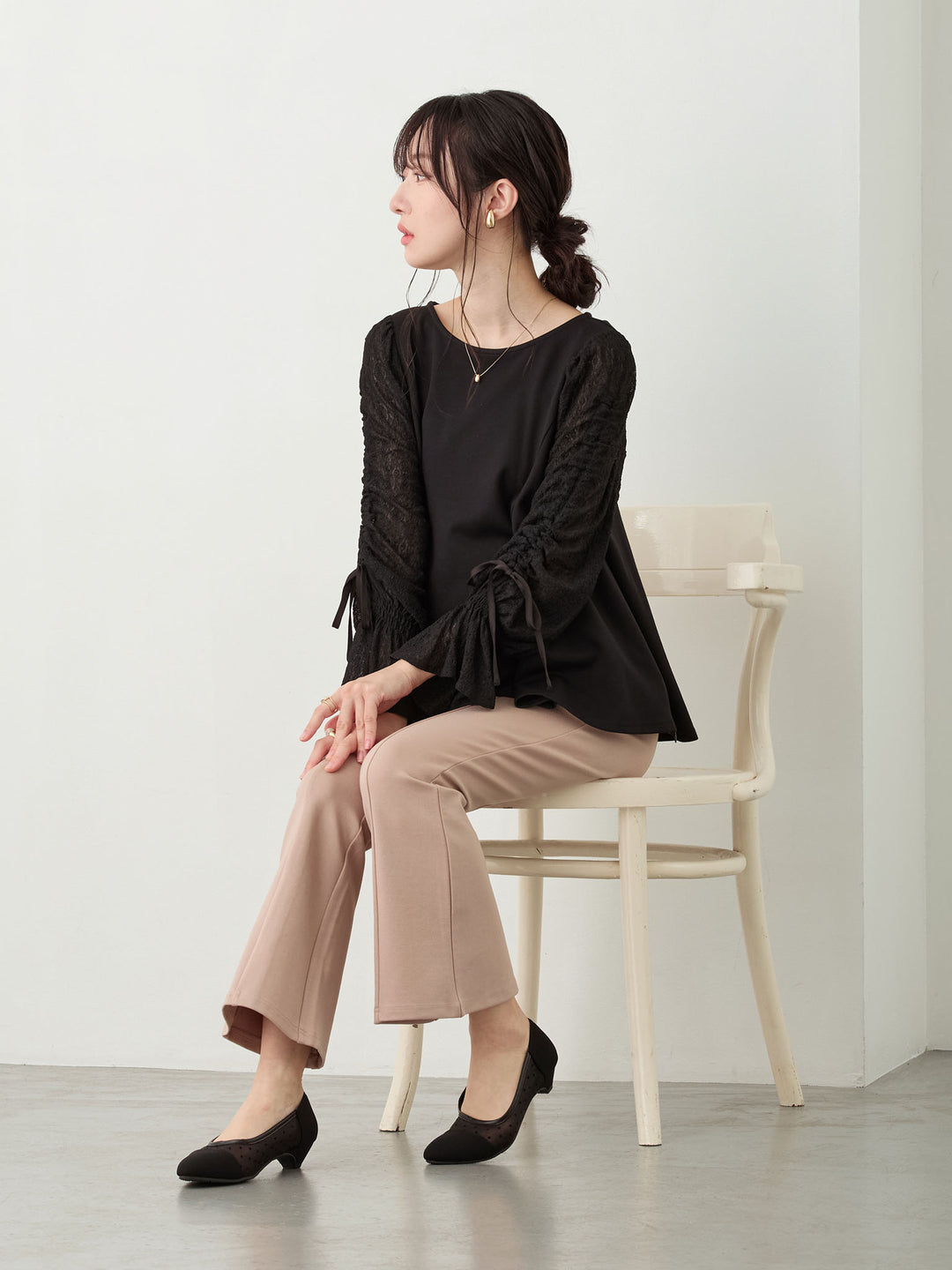シャーリング袖レーストップス Black